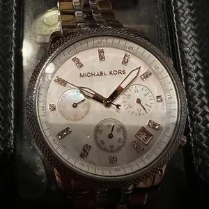 MICHAEL KORS WATCH MK 5642 MODEL. QUARTZ STAINLESS STEEL. ROSE GOLD New Authentic Michael Kors Tibby Crystals Rose Gold Silver  main image 4